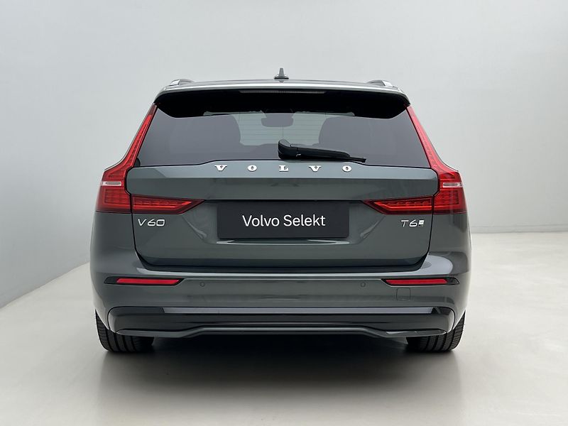 Volvo V60 T6 AWD DARK PLUS 1. maj. - fotka 11 z 49