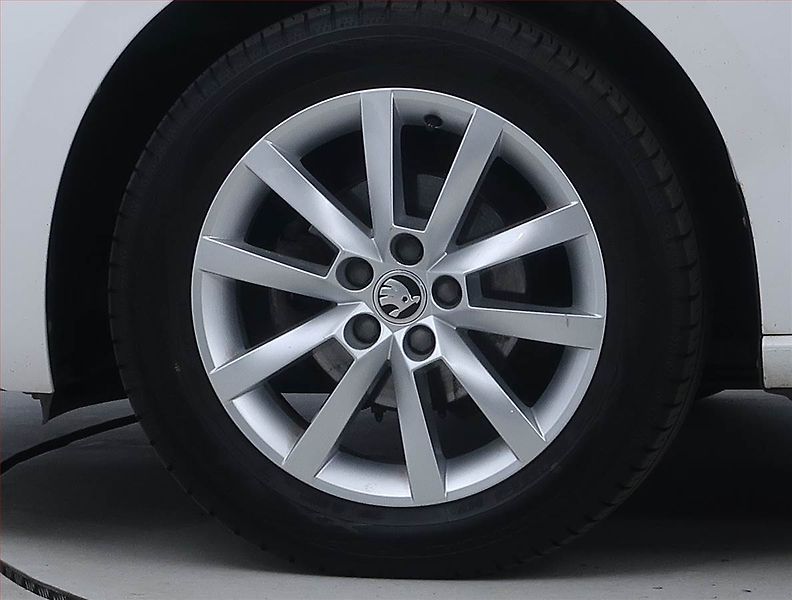 Škoda Scala (2020) Youbileum 125 1.0 TSI, ČR - fotka 14 z 16