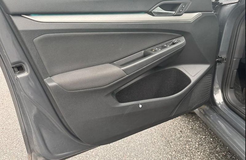 Volkswagen Golf Variant 1.5 TGI Base Ambient  - fotka 12 z 17