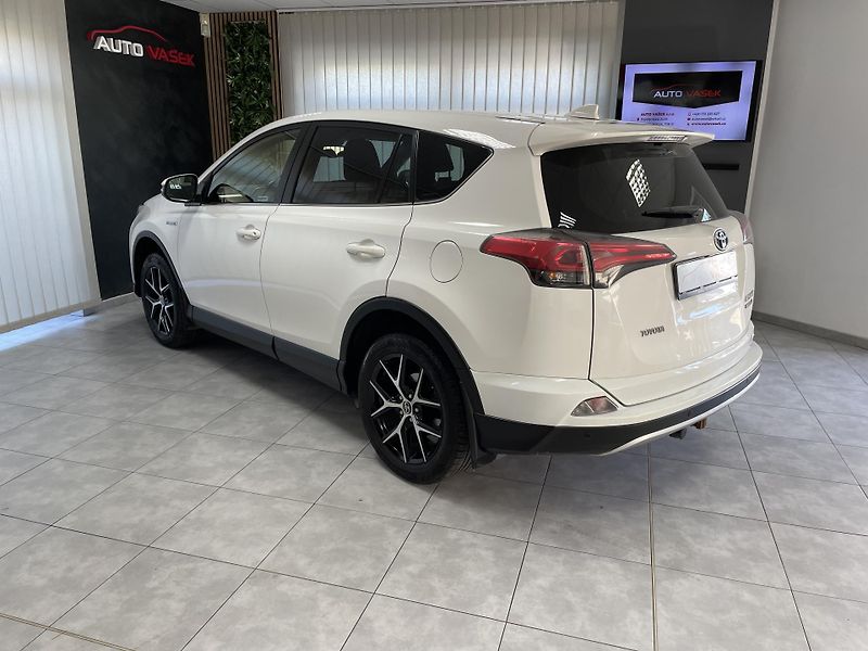 Toyota RAV4 2.5 Hybrid 4x4 AT ČR 1.MAJ.SER - fotka 9 z 27