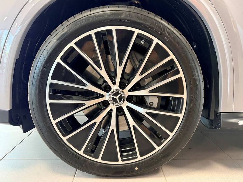 Mercedes-Benz GLC (2026) 400 4MATIC s technologií EQ - fotka 4 z 6