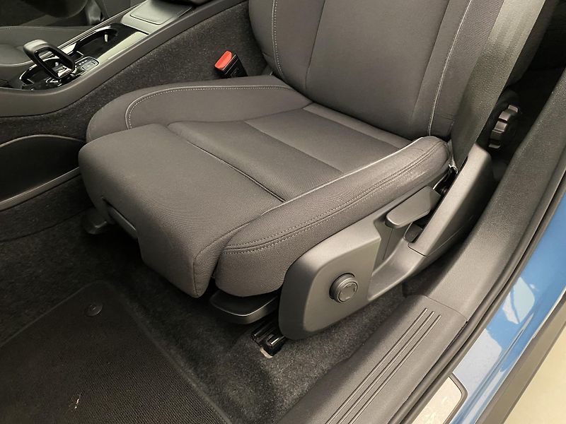 Volvo XC40 PURE ELECTRIC RECHARGE PLUS - fotka 24 z 55