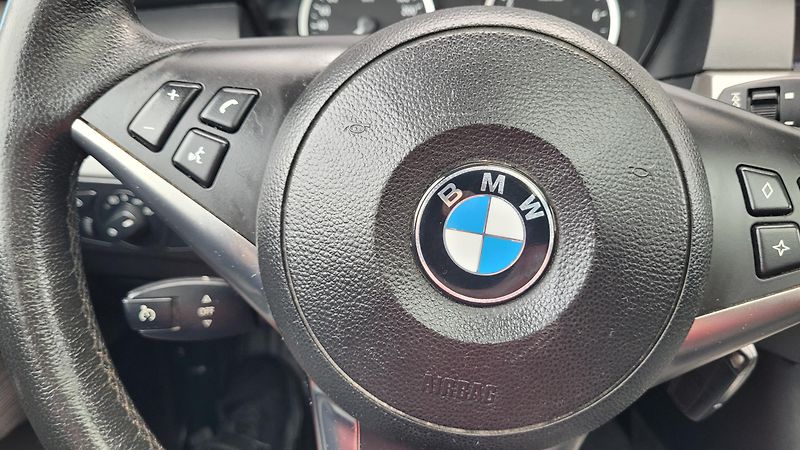 BMW Řada 5 525iA  - fotka 22 z 25