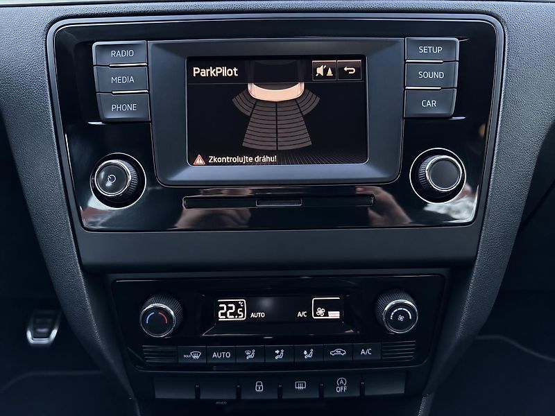 Škoda Rapid (2015) - fotka 16 z 17