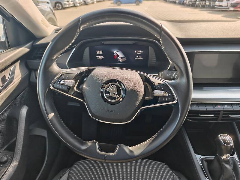 Škoda Octavia Ambition 6MP 2,0TDI - fotka 11 z 21