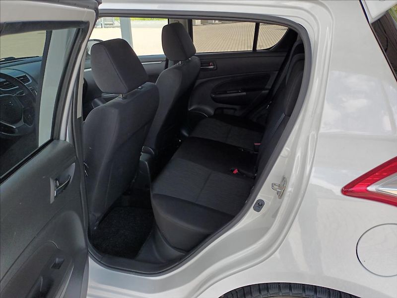 Suzuki Swift 1,2 REZERVACE - fotka 19 z 39
