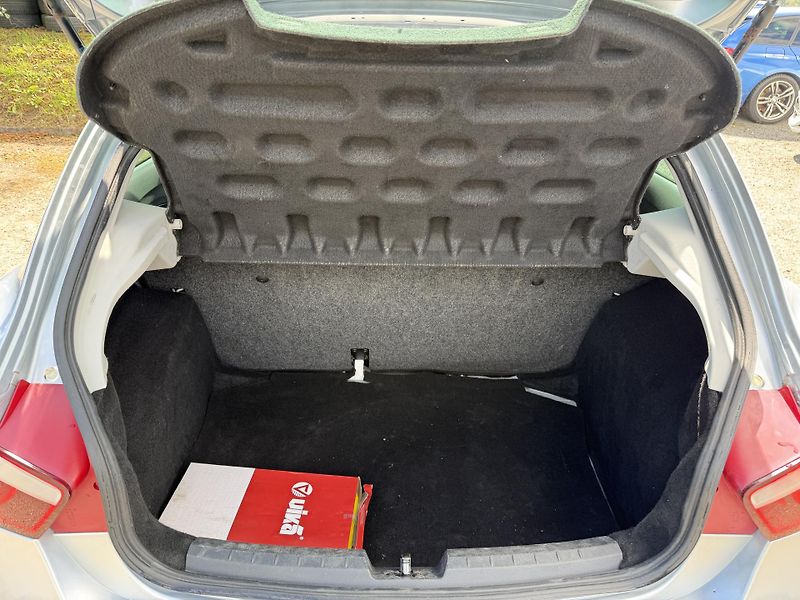 Seat Ibiza 1.4i - fotka 10 z 22