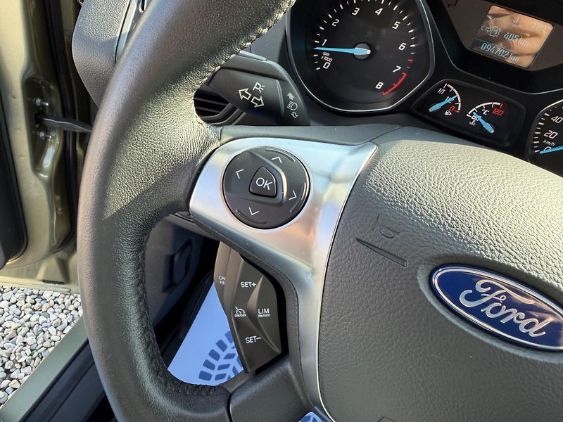 Ford Kuga 1,5 EcoBoost / 110kW  - fotka 17 z 50