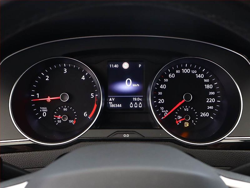 Volkswagen Passat (2022) Elegance 2.0 TDI, Automat - fotka 9 z 20