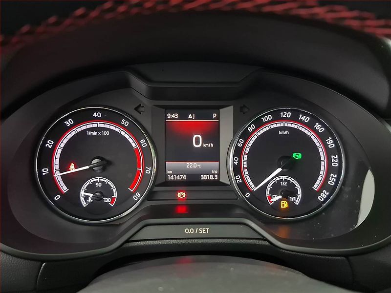 Škoda Octavia (2018) RS 2.0 TSI - fotka 11 z 22