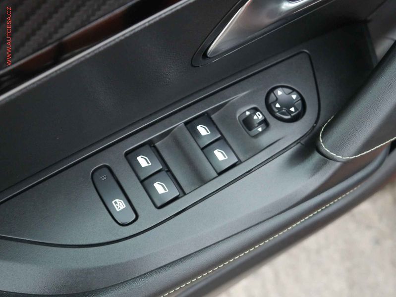 Peugeot 2008 (2020) 1.5HDI, 1.maj,ČR, servis - fotka 16 z 18