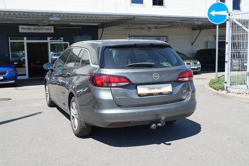Opel Astra - fotka 4 z 6