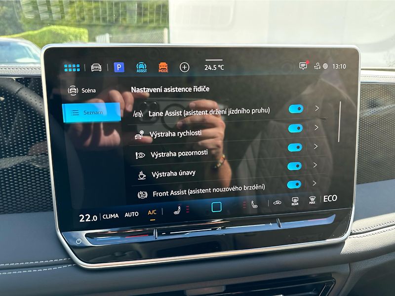 Volkswagen Tiguan People 1,5 TSI 150 kW eHybrid - fotka 24 z 24
