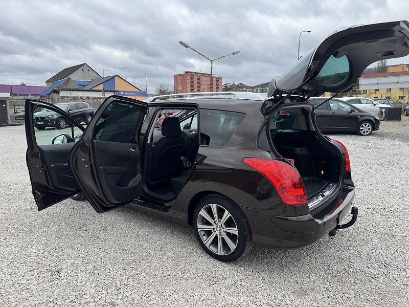 Peugeot 308 1.6-16V,SW,rezervace - fotka 15 z 54