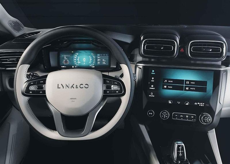 Lynk & CO O2