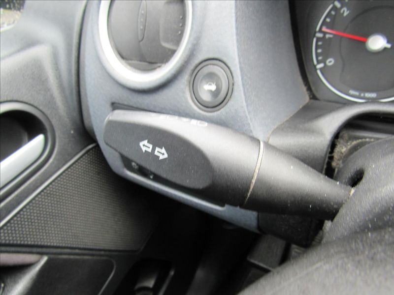 Ford Fusion 1,4 i 59KW 1.Majitel - fotka 19 z 28