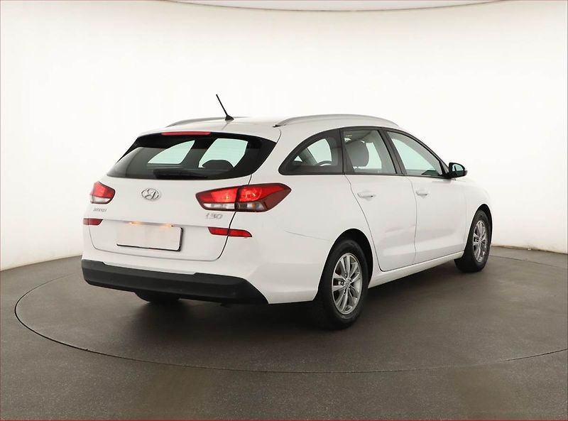 Hyundai i30 (2017) 1.0 T-GDI, Serv.kniha - fotka 5 z 14