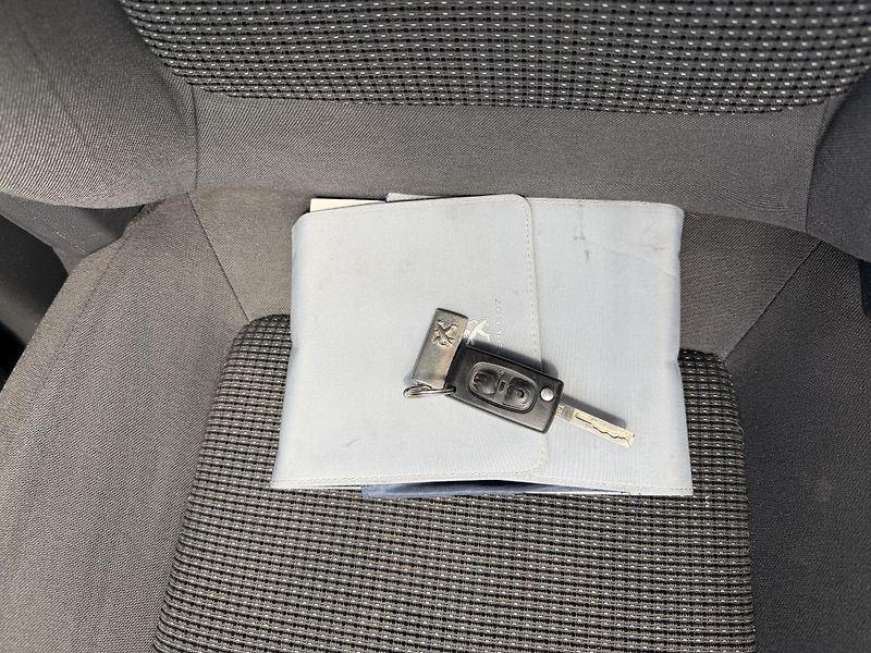 Peugeot 5008 1.6 HDI - fotka 22 z 25
