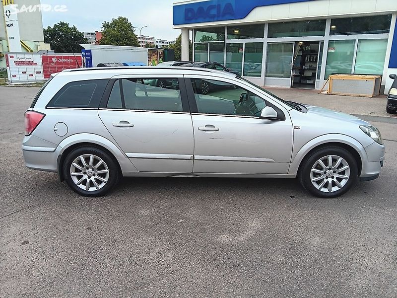 Opel Astra 1.7 CDTI - fotka 5 z 24