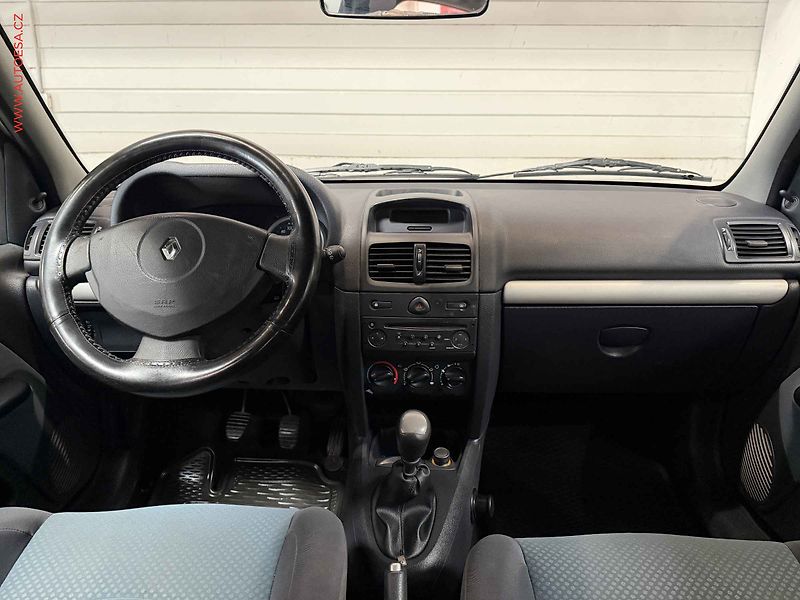 Renault Clio (2005) 1.2i, ČR, AC, tažné - fotka 8 z 15