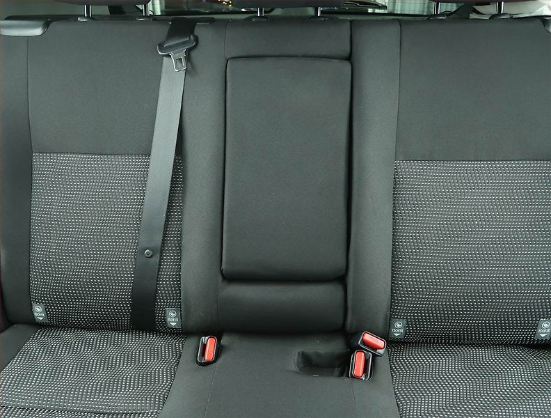 Toyota Auris (2013) 1.6 Valvematic, ČR,1.maj - fotka 10 z 15