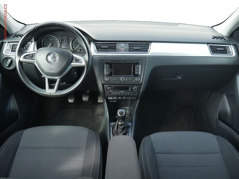 Škoda Rapid (2014) 1.6 TDi, Elegance, STK6/28 - fotka 8 z 17
