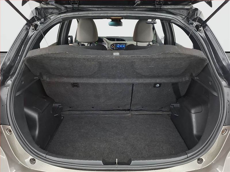 Toyota Yaris (2020) 1.5 Hybrid, Automat, ČR,1.maj - fotka 14 z 21