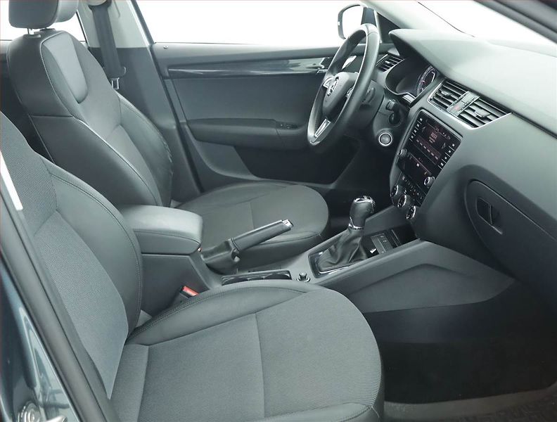 Škoda Octavia (2018) 2.0 TDI, Automat, Kůže, Navi - fotka 9 z 22