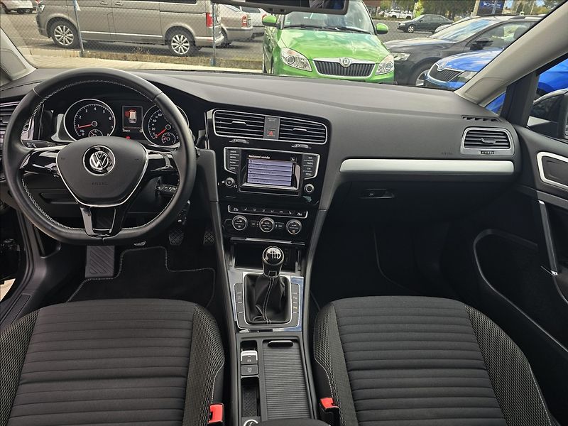 Volkswagen Golf VII 1,4TSi 92KW CUP NAVI - fotka 23 z 46
