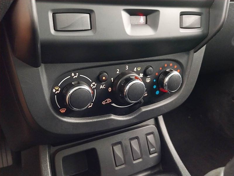Dacia Duster (2014) 1.6 16V, LPG, Park. senzory - fotka 13 z 16