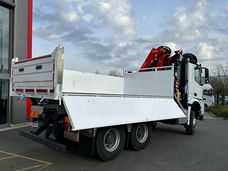 Mercedes-Benz Arocs 3348 6x6 sklápěč FASSI F - fotka 6 z 16