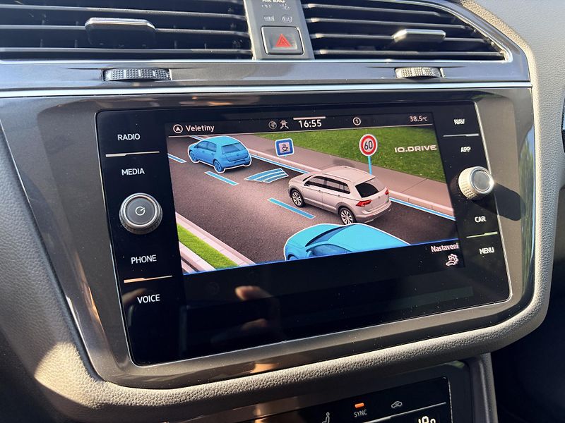 Volkswagen Tiguan 1.5TSI DSG MATRIX VIRTUAL - fotka 41 z 58