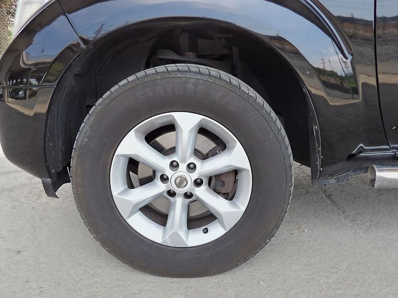Nissan Pathfinder 2.5dCi 126kW Manuál Style - fotka 25 z 29