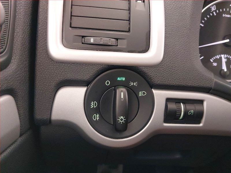 Škoda Octavia (2013) Style 1.4 TSI, Serv.kniha - fotka 19 z 19