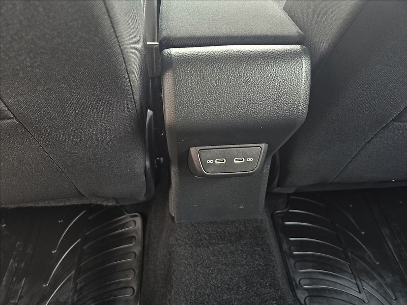 Volkswagen Taigo 1,0 TSi 70KW Life NAVI STK DPH - fotka 25 z 41