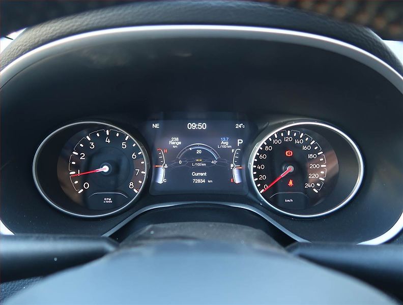 Jeep Compass (2019) 1.4 MultiAir, 4X4, Automat - fotka 11 z 21