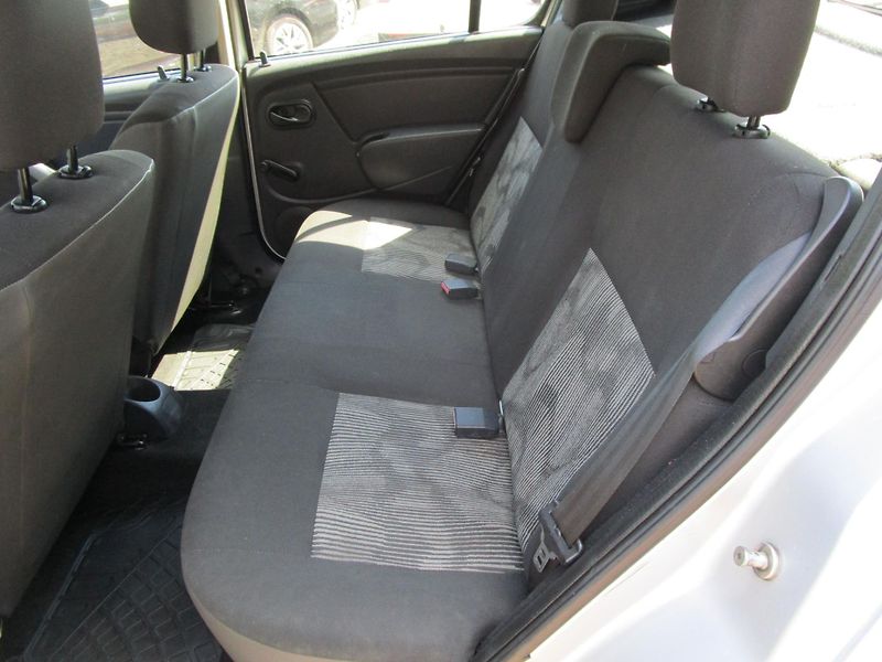 Dacia Sandero 1.2 - 55KW - NOVÝ OLEJ+STK - fotka 8 z 15