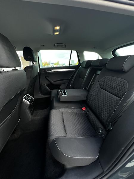 Škoda Superb 2.0TDI DSG ACC 1.Maj DPH TZ - fotka 21 z 24