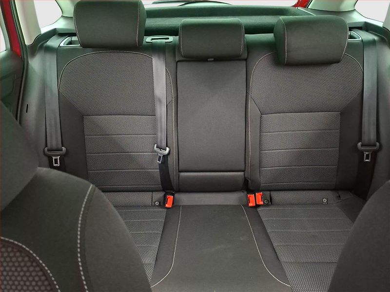 Škoda Rapid (2016) Spaceback 1.2 TSI, ČR,1.maj - fotka 10 z 17