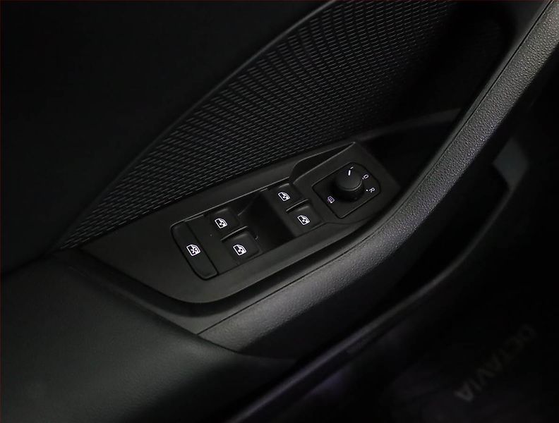Škoda Octavia (2022) Ambition 2.0 TDI, ČR,1.maj - fotka 14 z 16