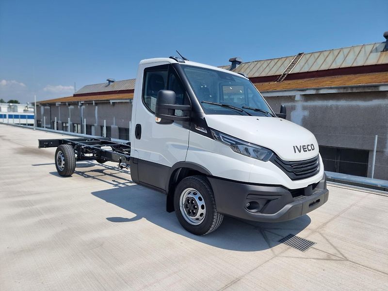Iveco Daily (2026) 35S18HA8/ 3.0L/180hp/LED/NAVI - fotka 3 z 11