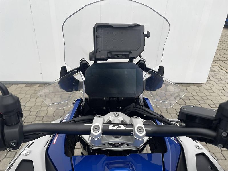 BMW (2026) R 1300 GS Adventure - fotka 12 z 14