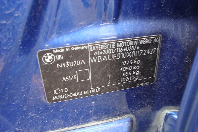 BMW Řada 1 (2007) 2.0 118i - fotka 47 z 56