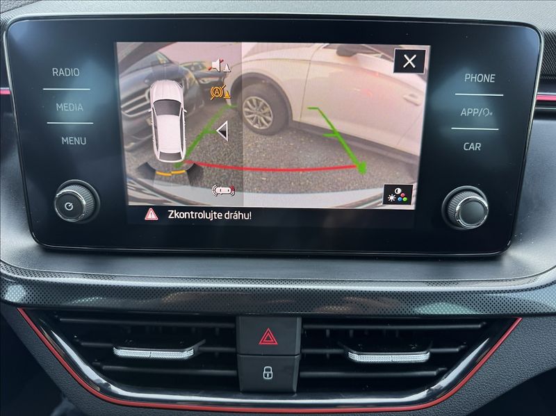 Škoda Scala 1,5 TSI MonteCarlo DPH 1maj ČR - fotka 45 z 50