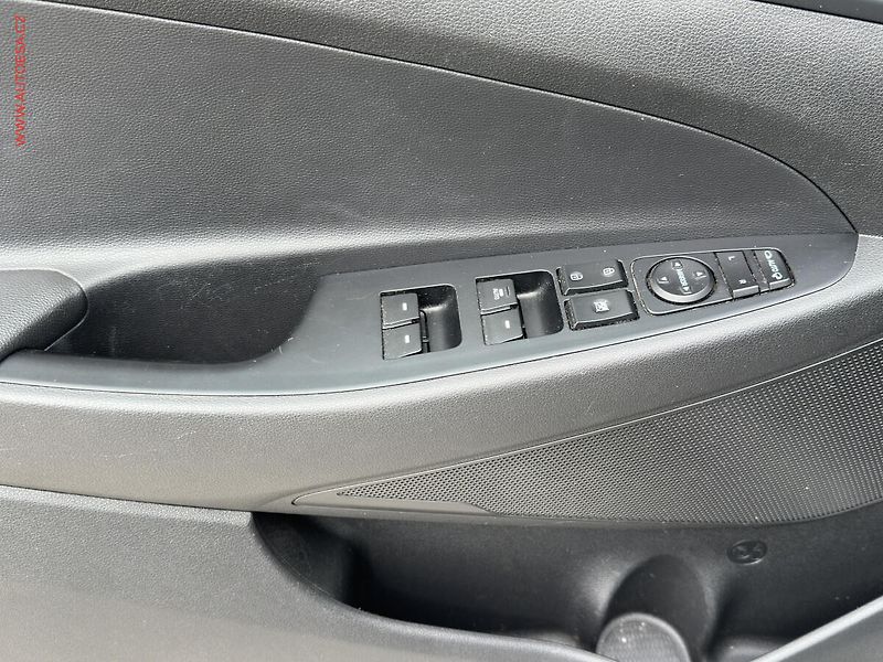 Hyundai Tucson (2016) 1.7 CRDi, 1.maj,ČR, Czech - fotka 11 z 18