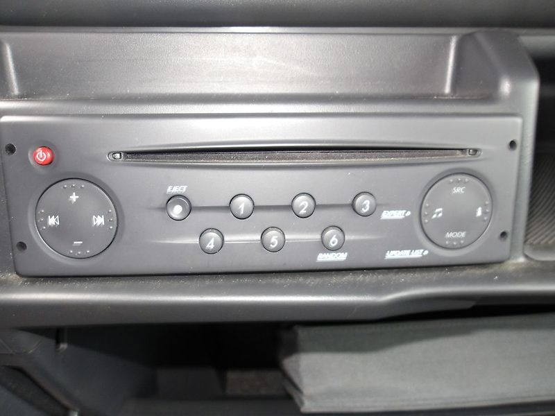 Renault Espace 2,0DCi 110kW 2 x ALU KOLA - fotka 27 z 36