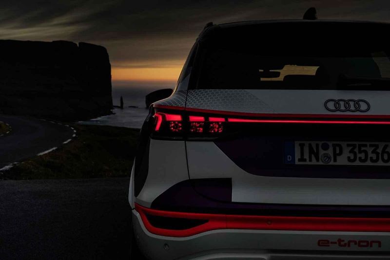 Maskovaný prototyp Audi Q6 e-tron