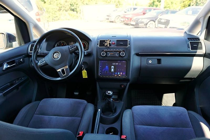 Volkswagen Touran (2011) 2,0 TDI 103 kW - fotka 16 z 48