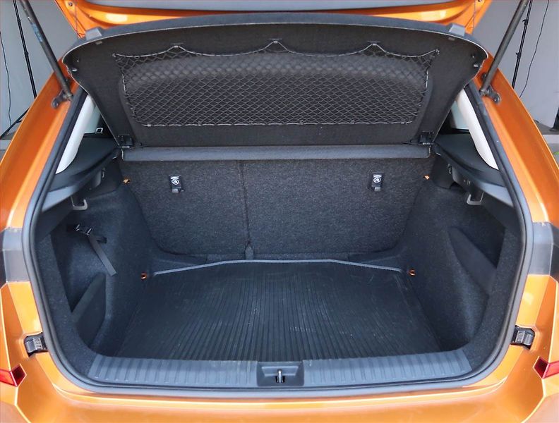 Škoda Kamiq (2023) Ambition 1.0 TSI, DSG - fotka 13 z 17