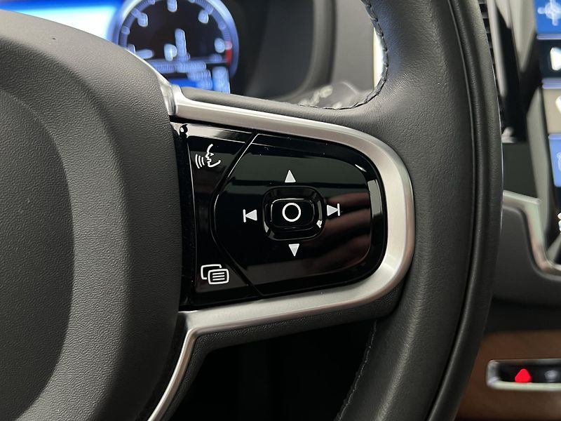 Volvo XC90 B5 AWD INSCRIPTION AUT - fotka 27 z 48
